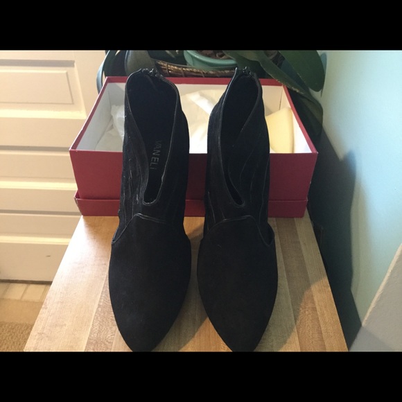Vaneli NWT Black Suede Booties Size 10M - Picture 3 of 8